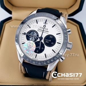 Omega Speedmaster Silver Snoopy Award (20163)